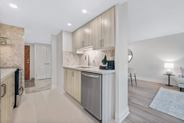 10-Kenneth-Avenue-#406-Toronto-Web-Salisbury-19