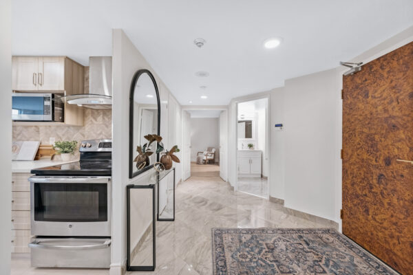 10-Kenneth-Avenue-#406-Toronto-Web-Salisbury-26