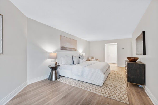 10-Kenneth-Avenue-#406-Toronto-Web-Salisbury-29