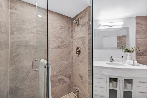 10-Kenneth-Avenue-#406-Toronto-Web-Salisbury-31