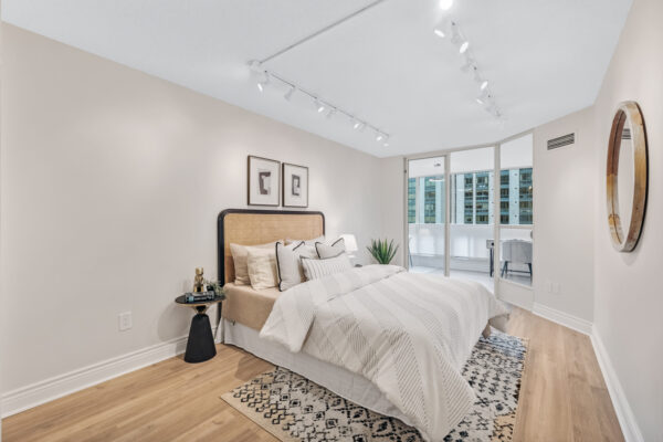 10-Kenneth-Avenue-#406-Toronto-Web-Salisbury-32