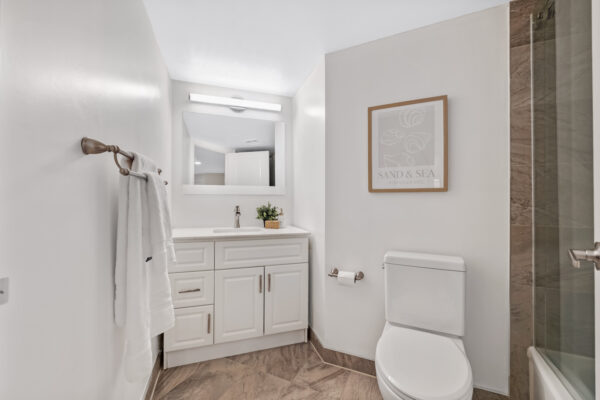 10-Kenneth-Avenue-#406-Toronto-Web-Salisbury-34