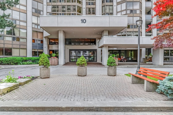 10-Kenneth-Avenue-#406-Toronto-Web-Salisbury-4