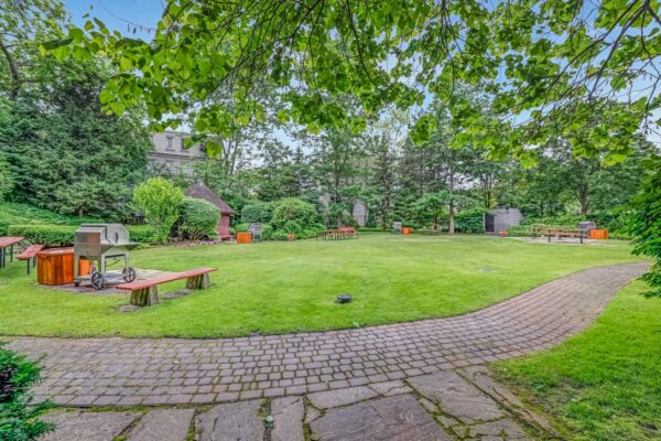 10-Kenneth-Avenue-#406-Toronto-Web-Salisbury-49
