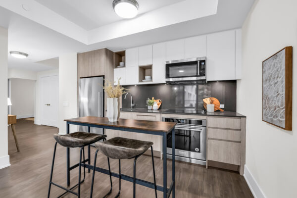 118-Merchants'-Wharf-#517-Toronto-Web-Salisbury-13