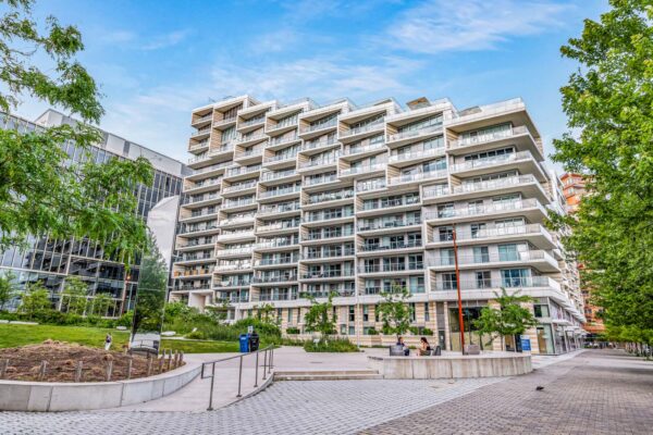 118-Merchants'-Wharf-#517-Toronto-Web-Salisbury-3