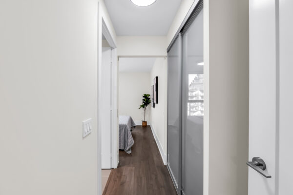 118-Merchants'-Wharf-#517-Toronto-Web-Salisbury-34
