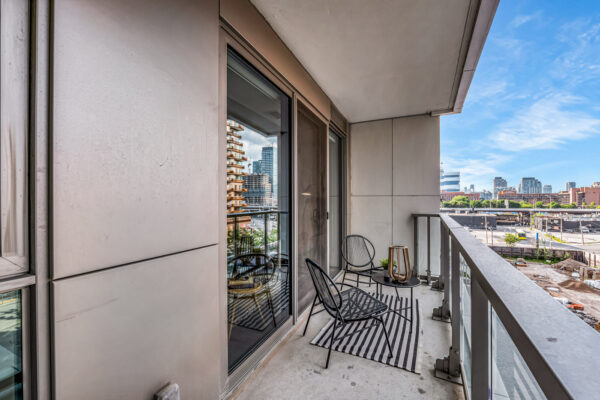 118-Merchants'-Wharf-#517-Toronto-Web-Salisbury-44