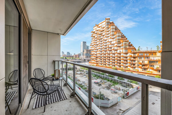 118-Merchants'-Wharf-#517-Toronto-Web-Salisbury-45