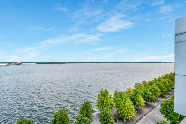 118-Merchants'-Wharf-#517-Toronto-Web-Salisbury-52