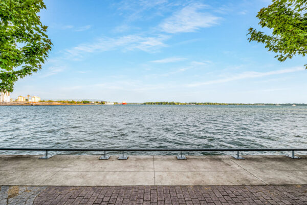 118-Merchants'-Wharf-#517-Toronto-Web-Salisbury-55