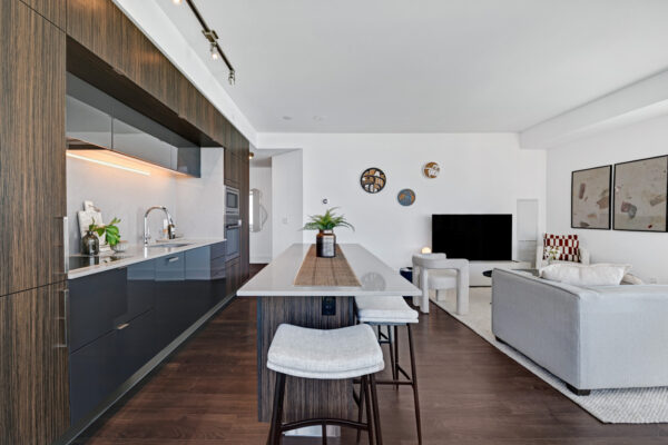 15-Merchants'-Wharf-#931-Toronto-Web-Salisbury-13