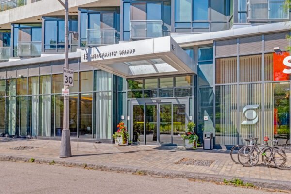 15-Merchants'-Wharf-#931-Toronto-Web-Salisbury-3