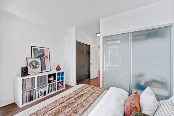 15-Merchants'-Wharf-#931-Toronto-Web-Salisbury-31