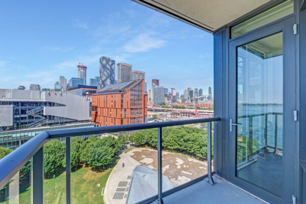 15-Merchants'-Wharf-#931-Toronto-Web-Salisbury-43