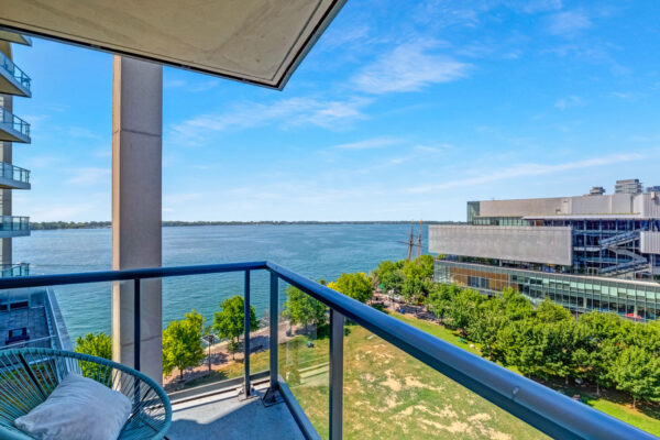 15-Merchants'-Wharf-#931-Toronto-Web-Salisbury-45