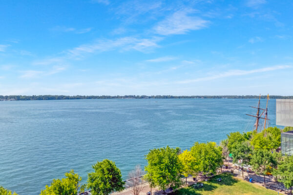 15-Merchants'-Wharf-#931-Toronto-Web-Salisbury-46