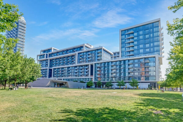 15-Merchants'-Wharf-#931-Toronto-Web-Salisbury-65