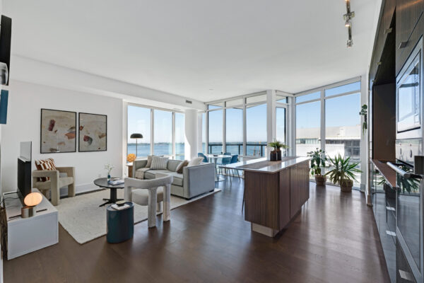 15-Merchants'-Wharf-#931-Toronto-Web-Salisbury-7