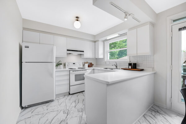 27-Fenlon-Drive-Toronto-Web-Salisbury-24