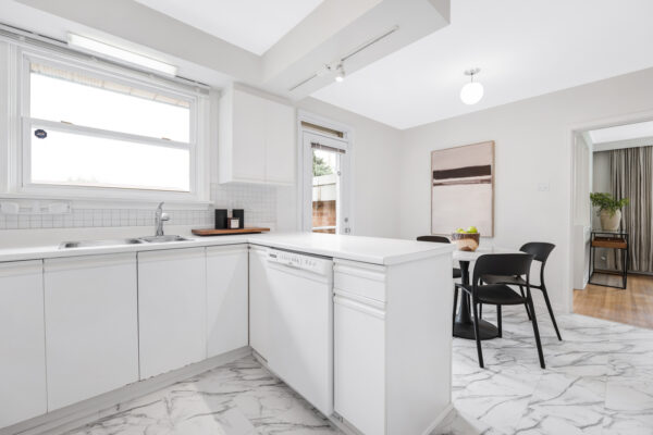 27-Fenlon-Drive-Toronto-Web-Salisbury-27
