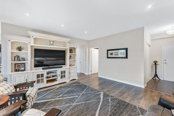 306-Essa-Road-#614-Barrie-Web-Salisbury-12