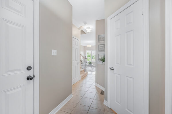 32-Arch-Brown-Court-Barrie-Web-Salisbury-10