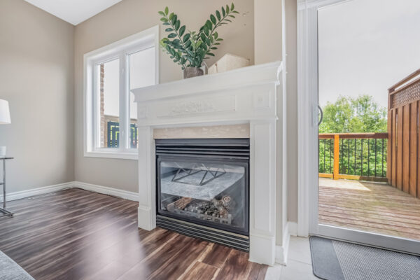 32-Arch-Brown-Court-Barrie-Web-Salisbury-25