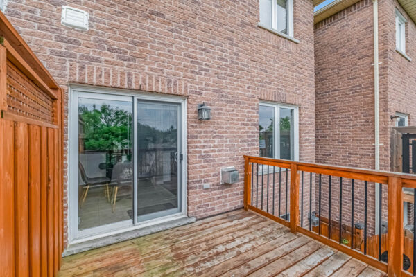 32-Arch-Brown-Court-Barrie-Web-Salisbury-30