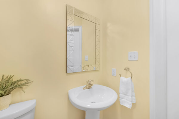 32-Arch-Brown-Court-Barrie-Web-Salisbury-33