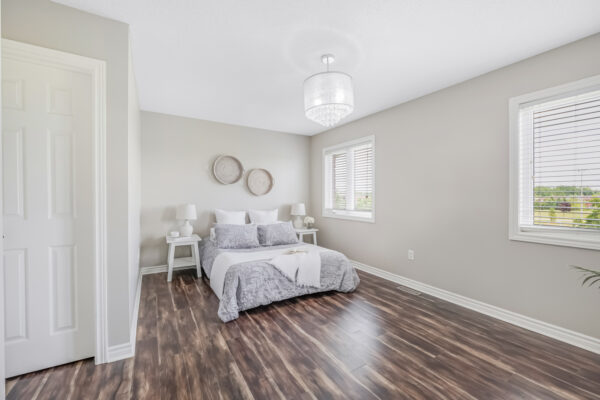 32-Arch-Brown-Court-Barrie-Web-Salisbury-37