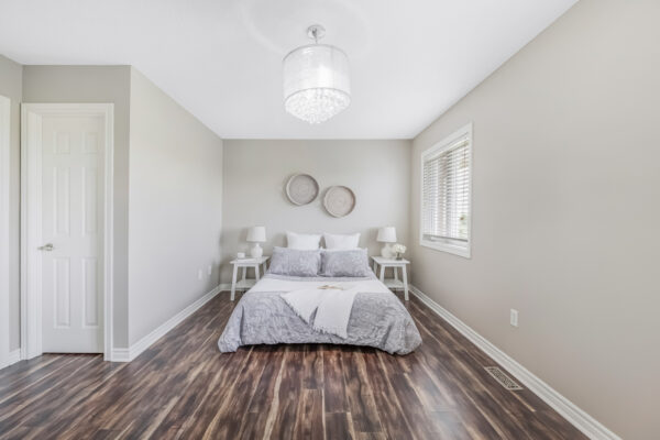 32-Arch-Brown-Court-Barrie-Web-Salisbury-38