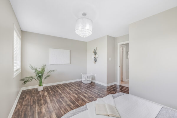 32-Arch-Brown-Court-Barrie-Web-Salisbury-39