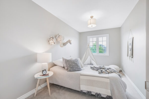 32-Arch-Brown-Court-Barrie-Web-Salisbury-45