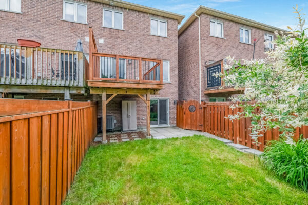 32-Arch-Brown-Court-Barrie-Web-Salisbury-62