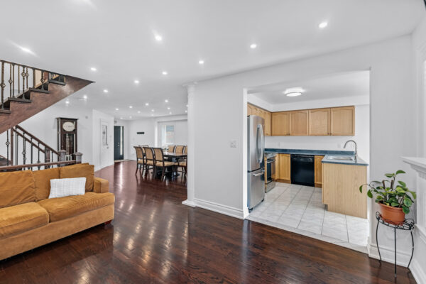 4735-Apple-Blossom-Circle-Mississauga-Web-Salisbury-17