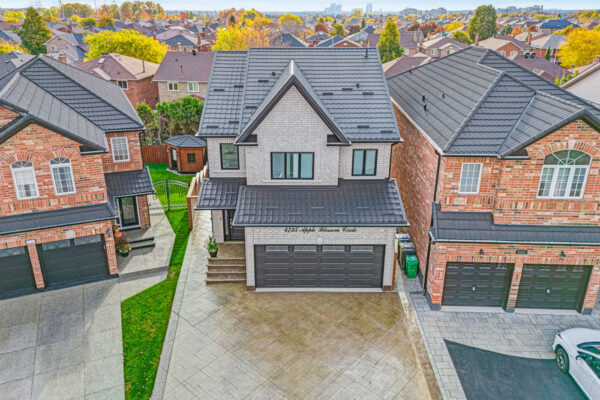 4735-Apple-Blossom-Circle-Mississauga-Web-Salisbury-2