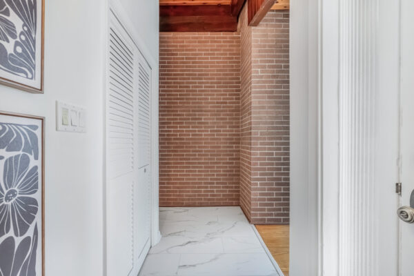 6-Lynn-Gate-Crescent-Toronto-Web-Salisbury-11