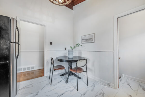 6-Lynn-Gate-Crescent-Toronto-Web-Salisbury-24