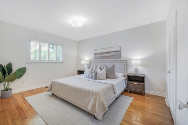 6-Lynn-Gate-Crescent-Toronto-Web-Salisbury-26