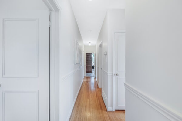 6-Lynn-Gate-Crescent-Toronto-Web-Salisbury-32
