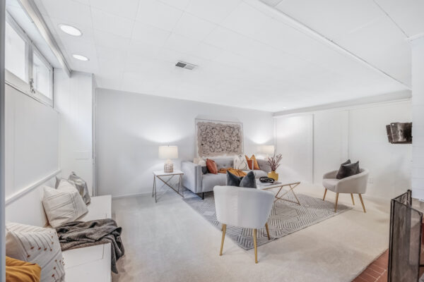 6-Lynn-Gate-Crescent-Toronto-Web-Salisbury-43