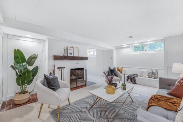6-Lynn-Gate-Crescent-Toronto-Web-Salisbury-45