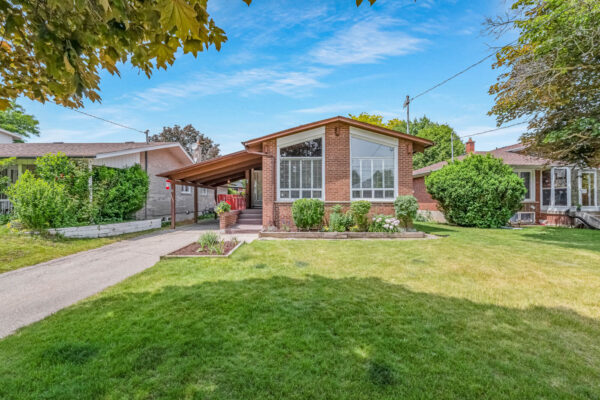 6-Lynn-Gate-Crescent-Toronto-Web-Salisbury-5