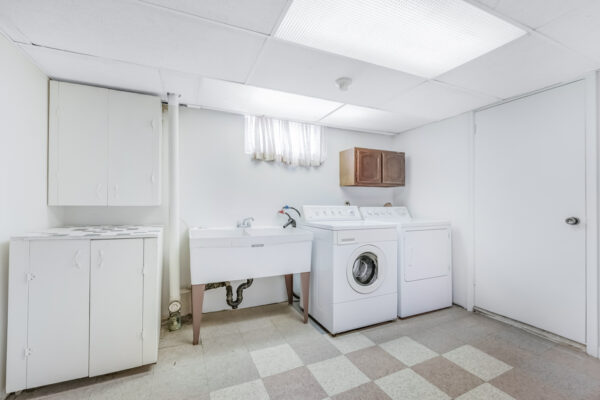 6-Lynn-Gate-Crescent-Toronto-Web-Salisbury-51