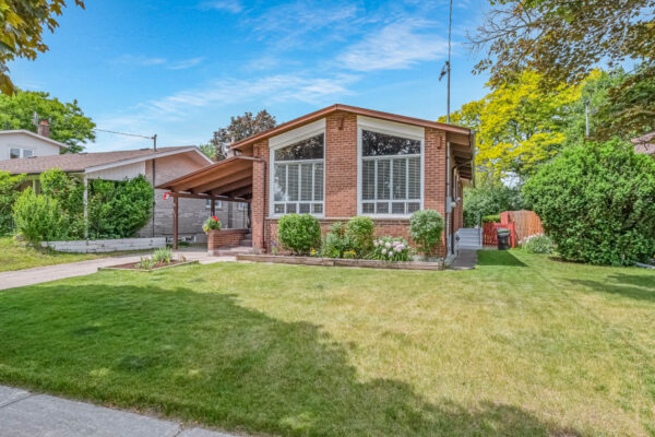 6-Lynn-Gate-Crescent-Toronto-Web-Salisbury-7