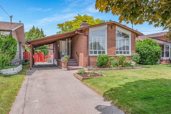 6-Lynn-Gate-Crescent-Toronto-Web-Salisbury-9