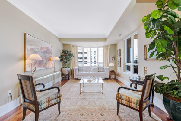 662-Sheppard-Avenue-East-#1704-Toronto-Web-Salisbury-11