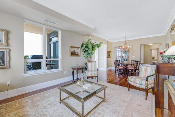 662-Sheppard-Avenue-East-#1704-Toronto-Web-Salisbury-14