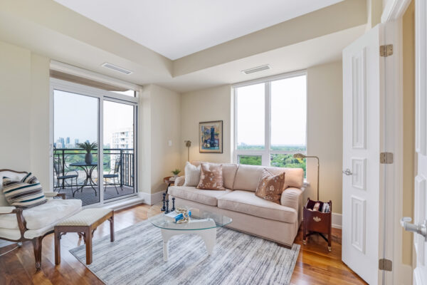 662-Sheppard-Avenue-East-#1704-Toronto-Web-Salisbury-15